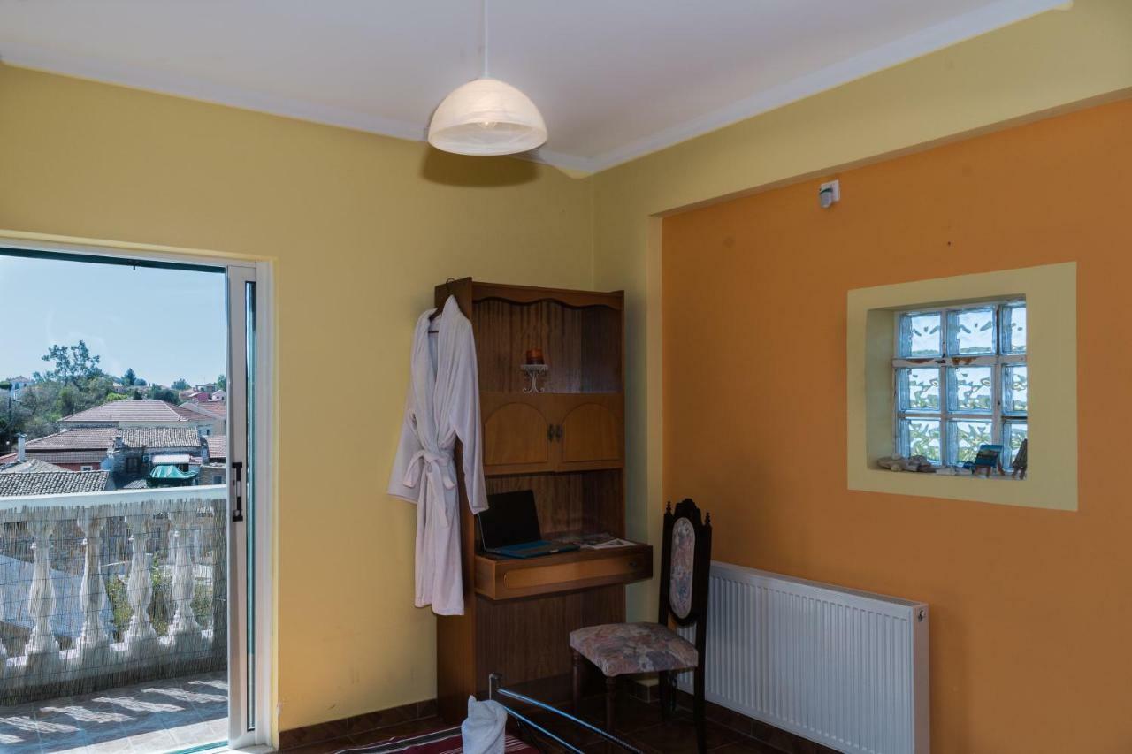 Modern Flat With Beautiful Views In South Of Corfu Apartment เลฟคิมมี ภายนอก รูปภาพ